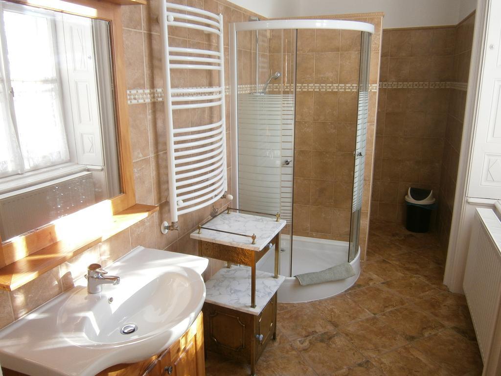 Kastelyfogado Sitke Otel Oda fotoğraf
